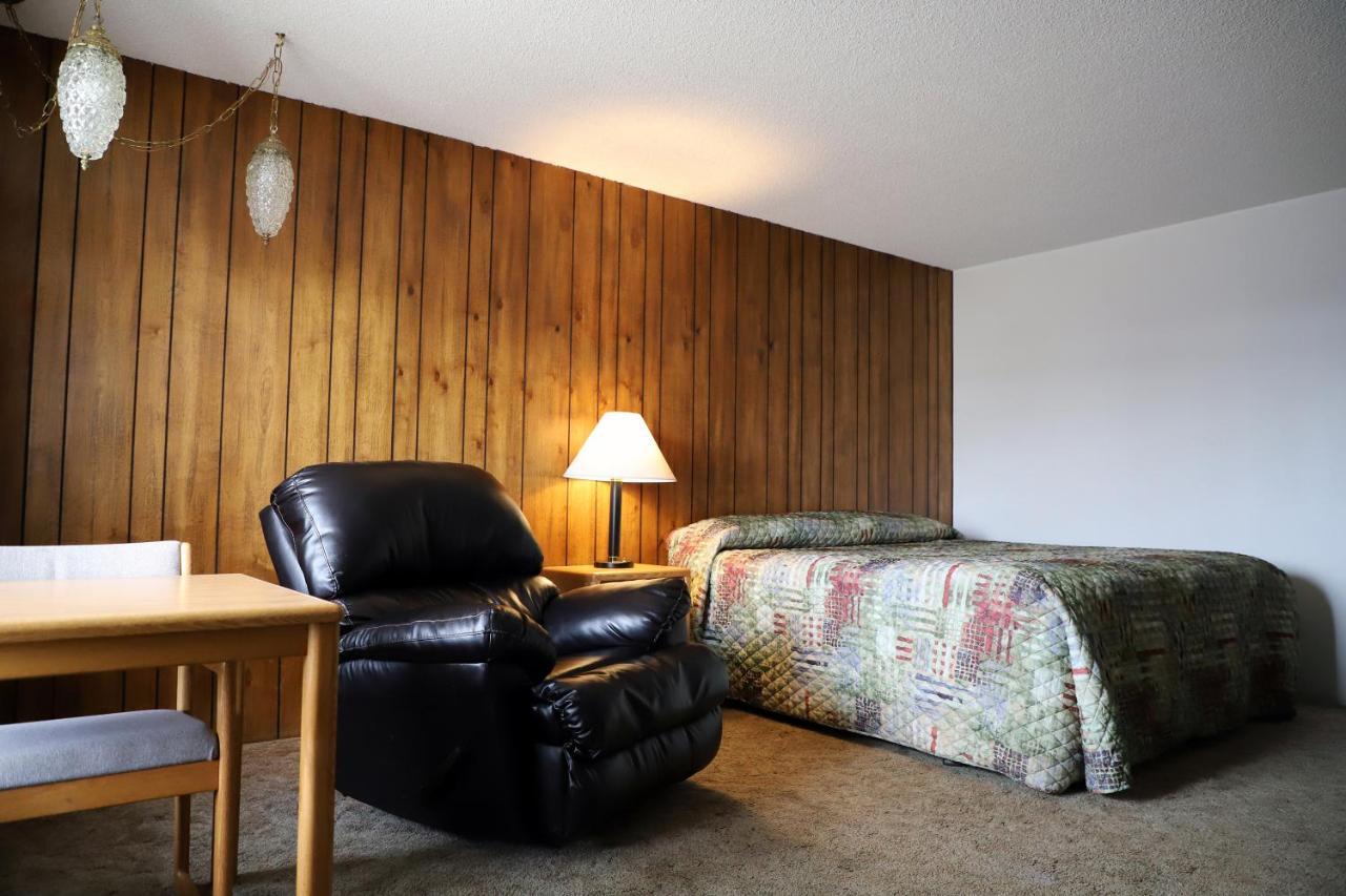 Big Sky Motel Roundup ภายนอก รูปภาพ
