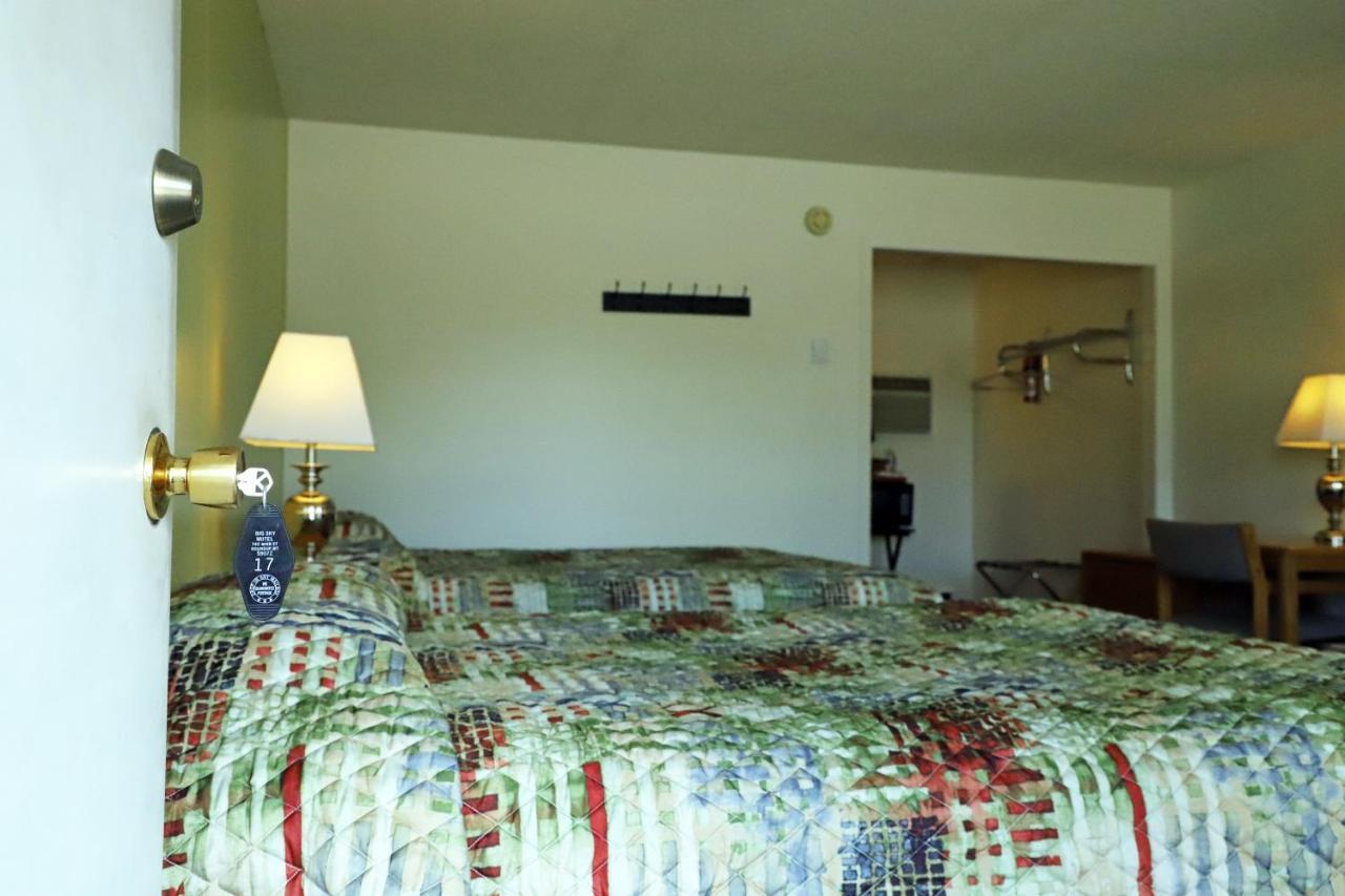 Big Sky Motel Roundup ภายนอก รูปภาพ